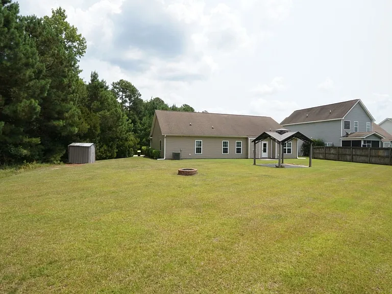 147 Moonstone Ct — Photo 36