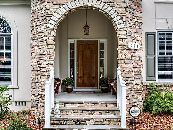 2nd image of 201 Topwater Ln