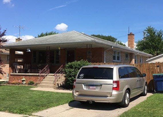 3rd image of 2724 W 99th St
