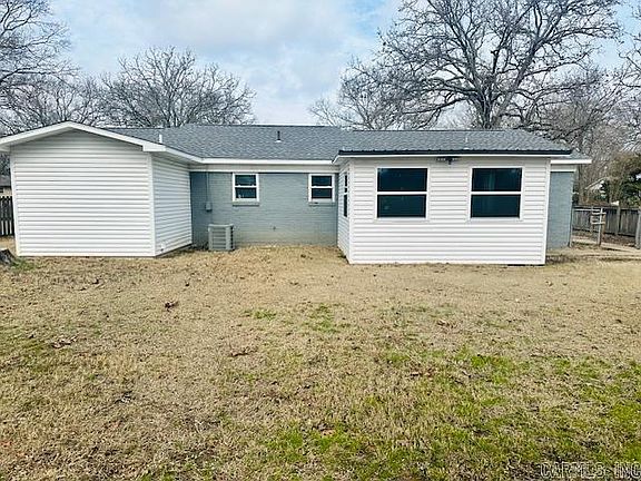 2nd image of 2013 Maple St