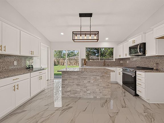 4th image of 16619 Tibet Rd