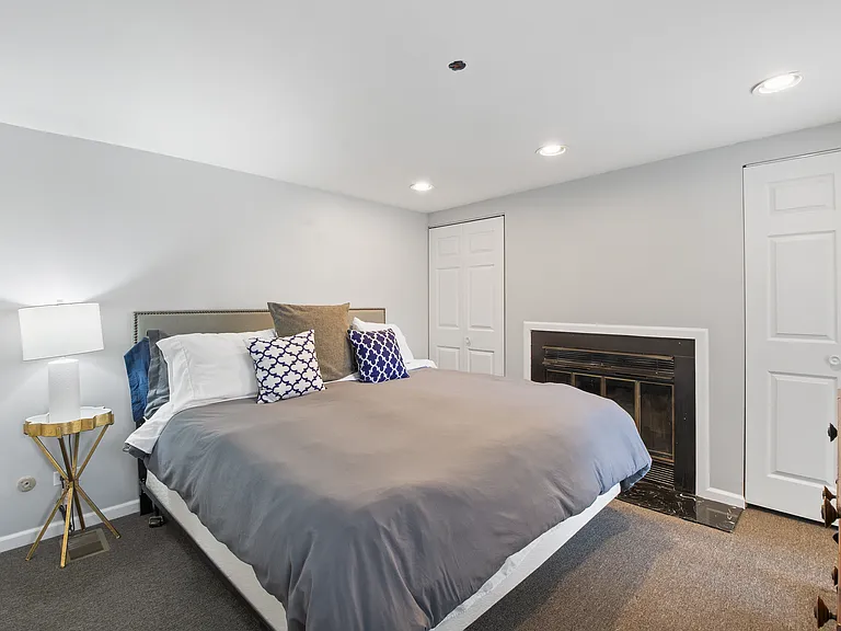 419 W Oakdale Ave #CH — Photo 11