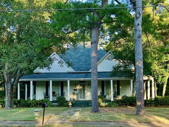 407 Cleveland St, Headland, AL 36345