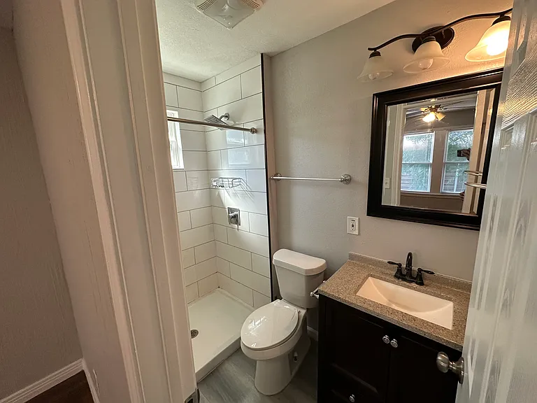 2307 Douglas Ave — Photo 11