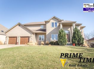 216 SE Saddlebrook Dr, Lees Summit, MO 64082