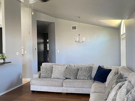 2nd image of 5611 Stonehaven Dr