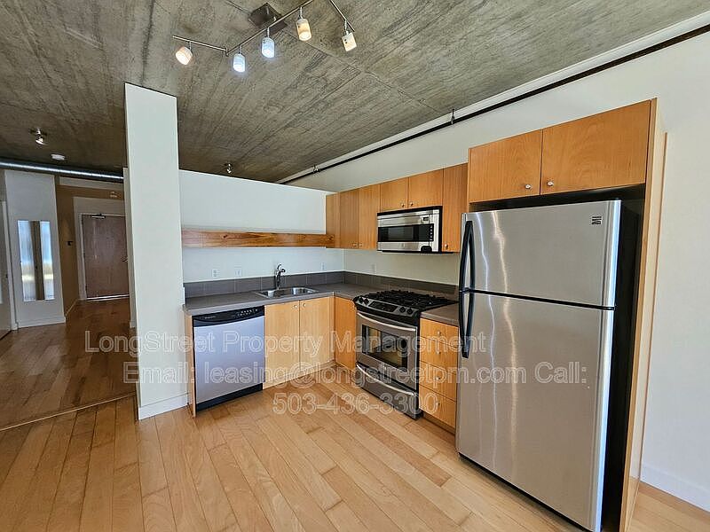 1st image of 1926 W Burnside St Unit 907