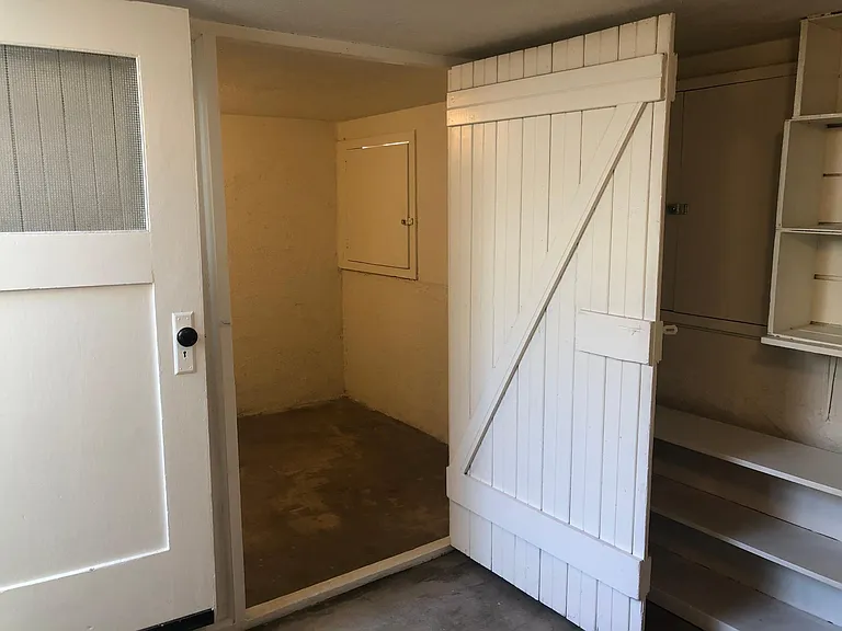 4966 Townsend Ave — Photo 16