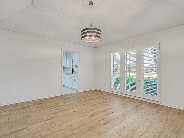 9922 Hickory Xing — Photo 4