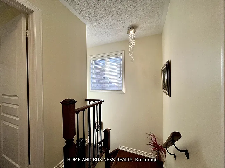 5532 Meadowcrest Ave — Photo 17