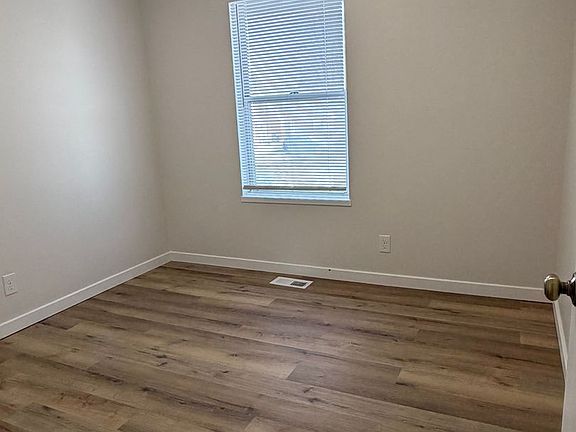 5th image of 1900 Windemere Dr APT 3