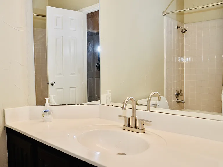 2413 Pinehurst Dr — Photo 10