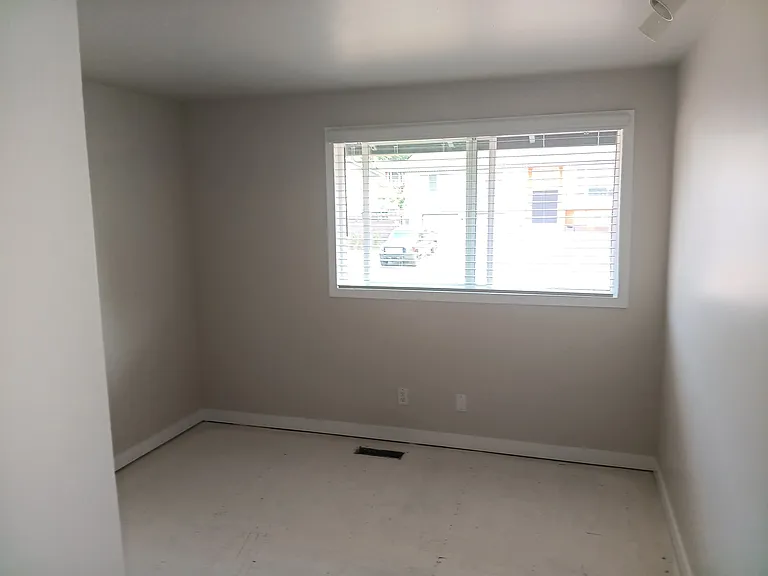 Upstairs bedroom 2.