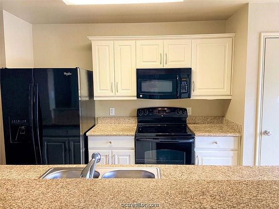 5th image of 2646 Symphony Park Dr