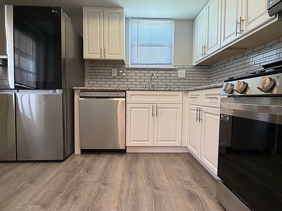 3rd image of 4548 Rosemarie Dr