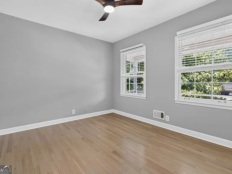 4854 Springfield Dr — Photo 31