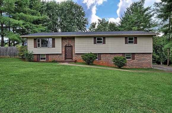 1st image of 147 Pecan Wood Dr
