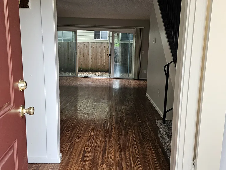 3609 SE 42nd Ave #4 — Photo 2
