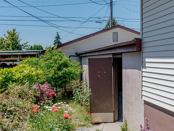 4th image of 7040 Fawcett Ave