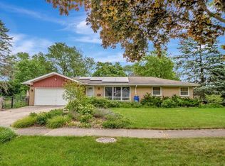 6235 Park Ave, Downers Grove, IL 60516