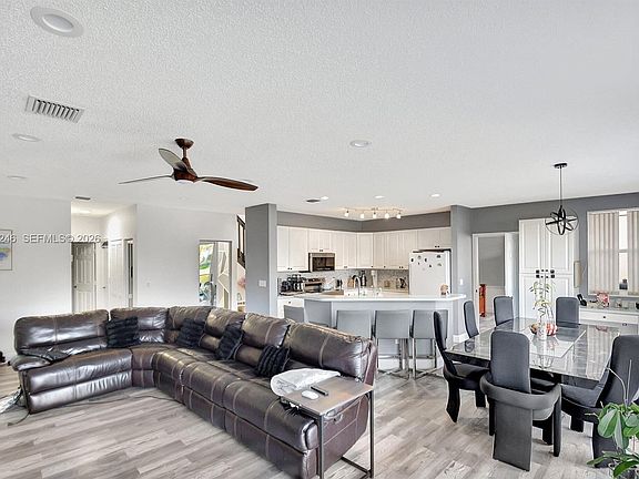 2nd image of 7647 Rockport Cir