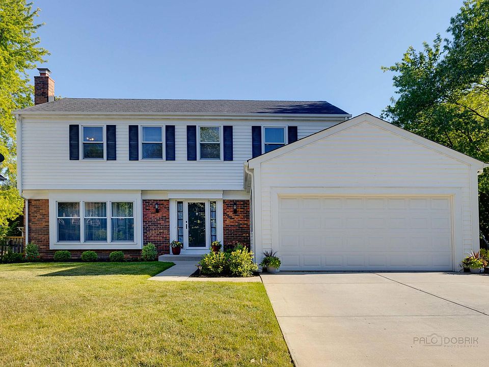 1st image of 1 Saint Ives Ln