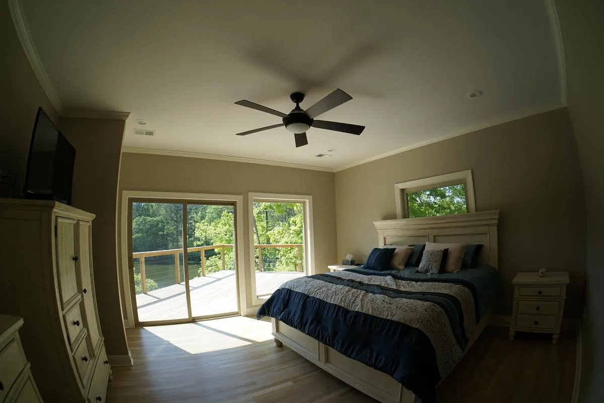 4 bed, 3.5 bath, 3600 sqft, $2,800 — Photo 2