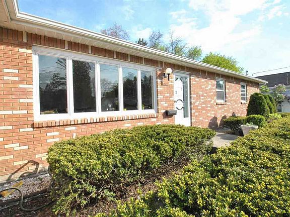 2nd image of 7 Kennedy Dr