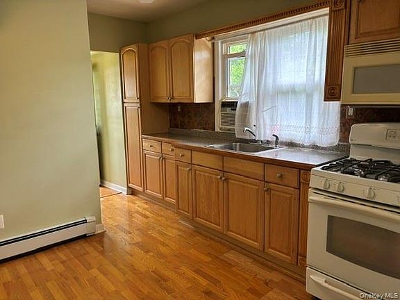 3rd image of 22 E 5th Street