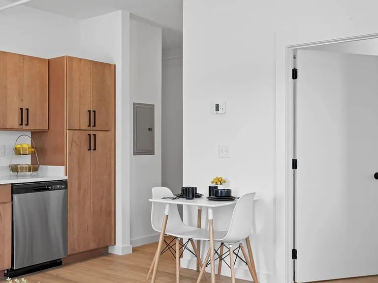 623 E Main St #205 — Photo 6