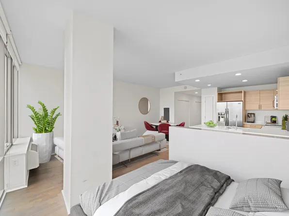 2030 Hudson Street image 227 of 284