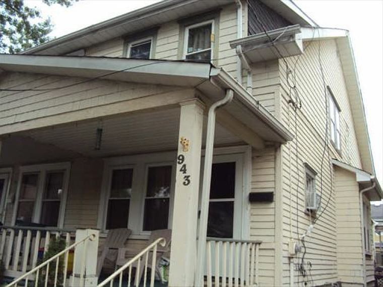 2nd image of 943 Park Ave
