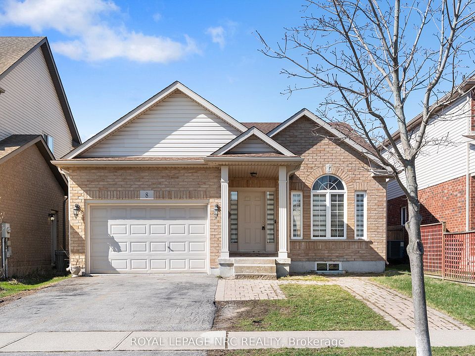 1st image of 8 Silver Maple Rd