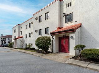 210 Fellsview Ter APT 216, Stoneham, MA 02180