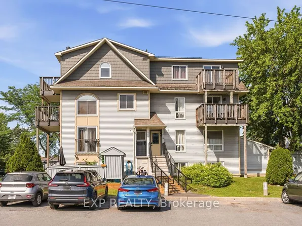 1704 Tanguay Ct Unit 56, Ottawa, ON K2L 3X8