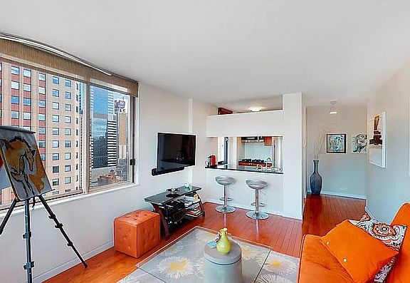 3rd image of 350 W 50th St APT 34I