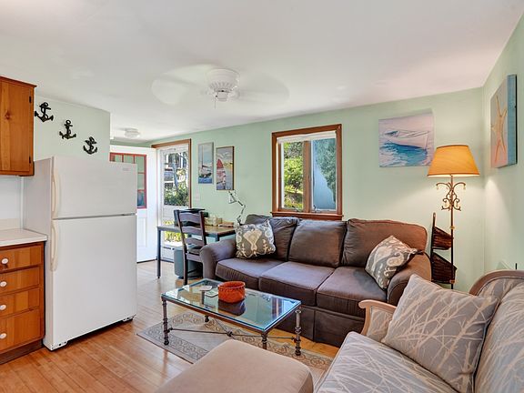 4th image of 52 Summer St