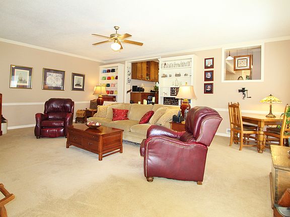 4th image of 1011 Branchwood Dr