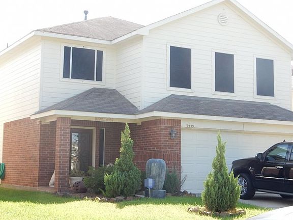3rd image of 10819 Regal Manor Ln