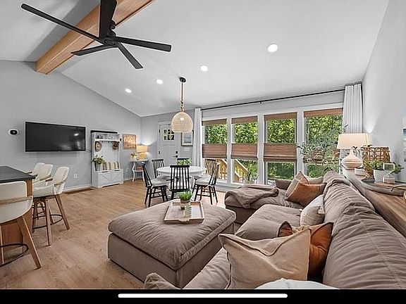 2nd image of 158 Kansas Dr