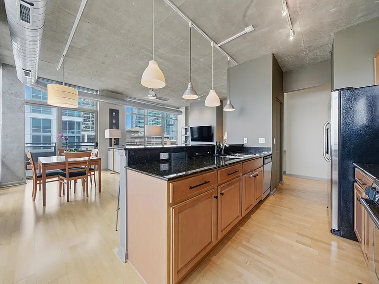 125 E 13th St #1401 — Photo 7