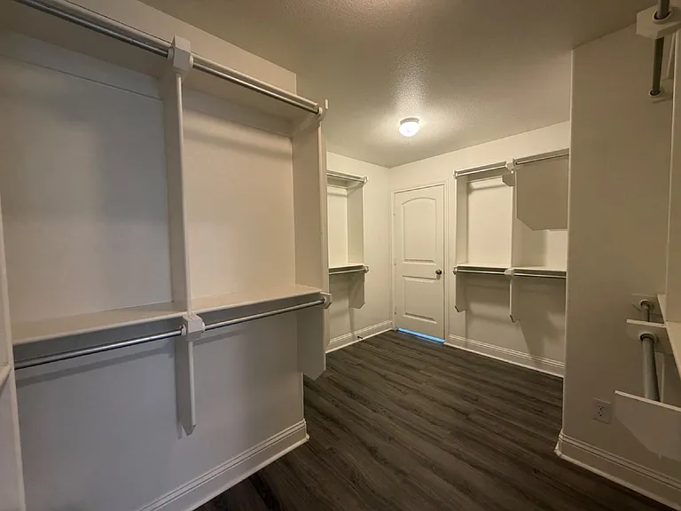 9706 Ross Ave — Photo 16