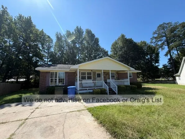 608 Raven Pl, Fayetteville, NC 28314