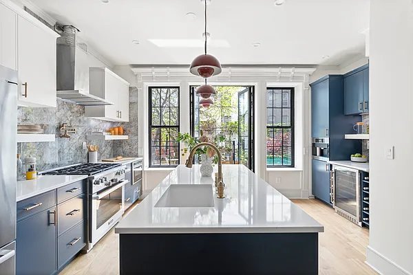 Sold by Compass | media 5