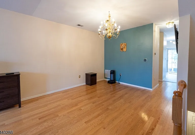 248 Warren St — Photo 4