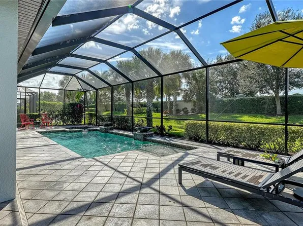 5595 Rain Lily Ct, Sarasota, FL 34238