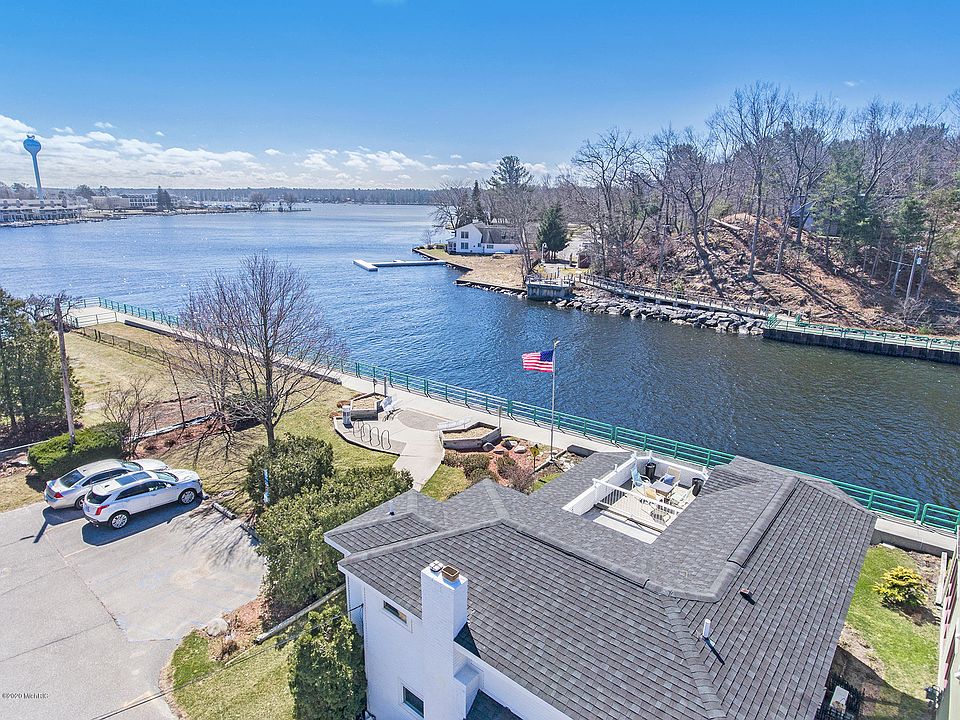 15 N Channel Ln Pentwater, MI Zillow