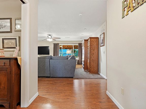 4th image of 2134 Oakwood Court