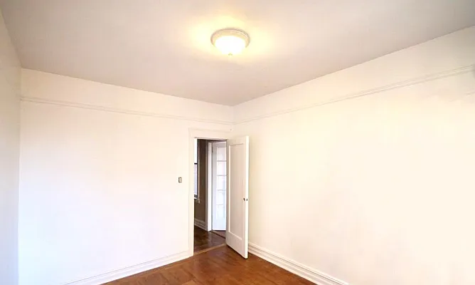 Rented by Amorelli Realty | media 4