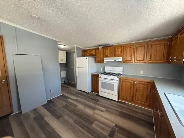 6944 Country Ln #Cl6944, Belleville, MI 48111